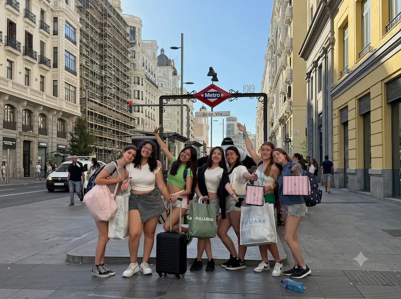 Enjoy 15 Europa Premium, viaje grupal de quinceañeras por Londres, París, Barcelona y Madrid